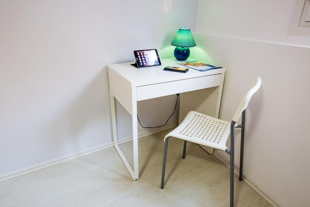 2 Bedrooms Apartment Close To Metro Dafni In Athens Luaran gambar
