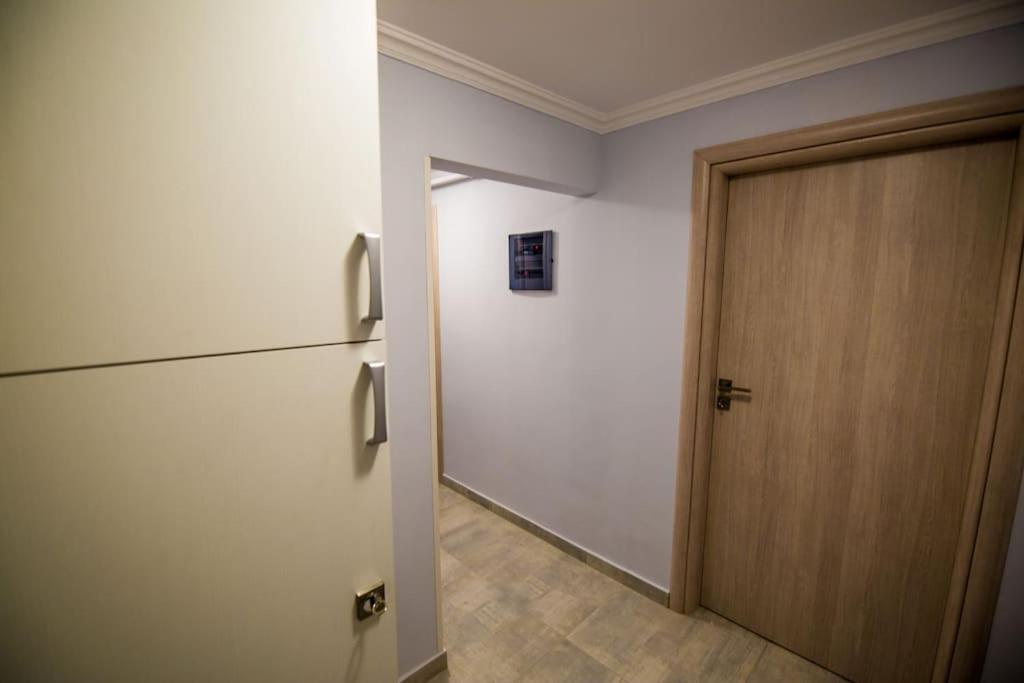 2 Bedrooms Apartment Close To Metro Dafni In Athens Luaran gambar