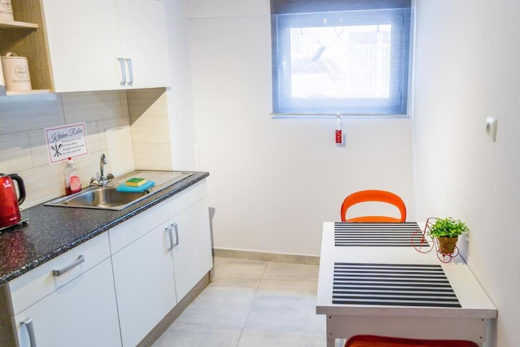 2 Bedrooms Apartment Close To Metro Dafni In Athens Luaran gambar